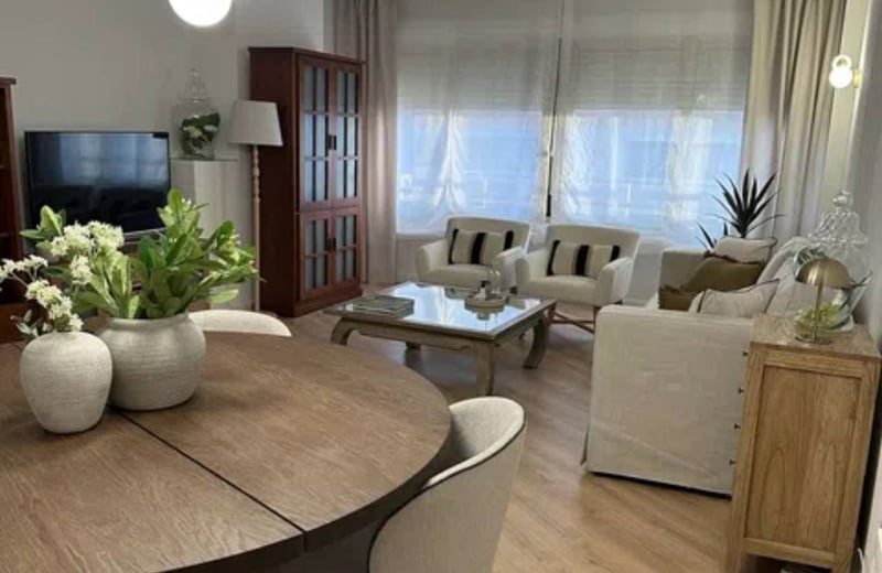 Rental of a large bright apartment with 2 bedrooms, 125 m², Alicante, Spain